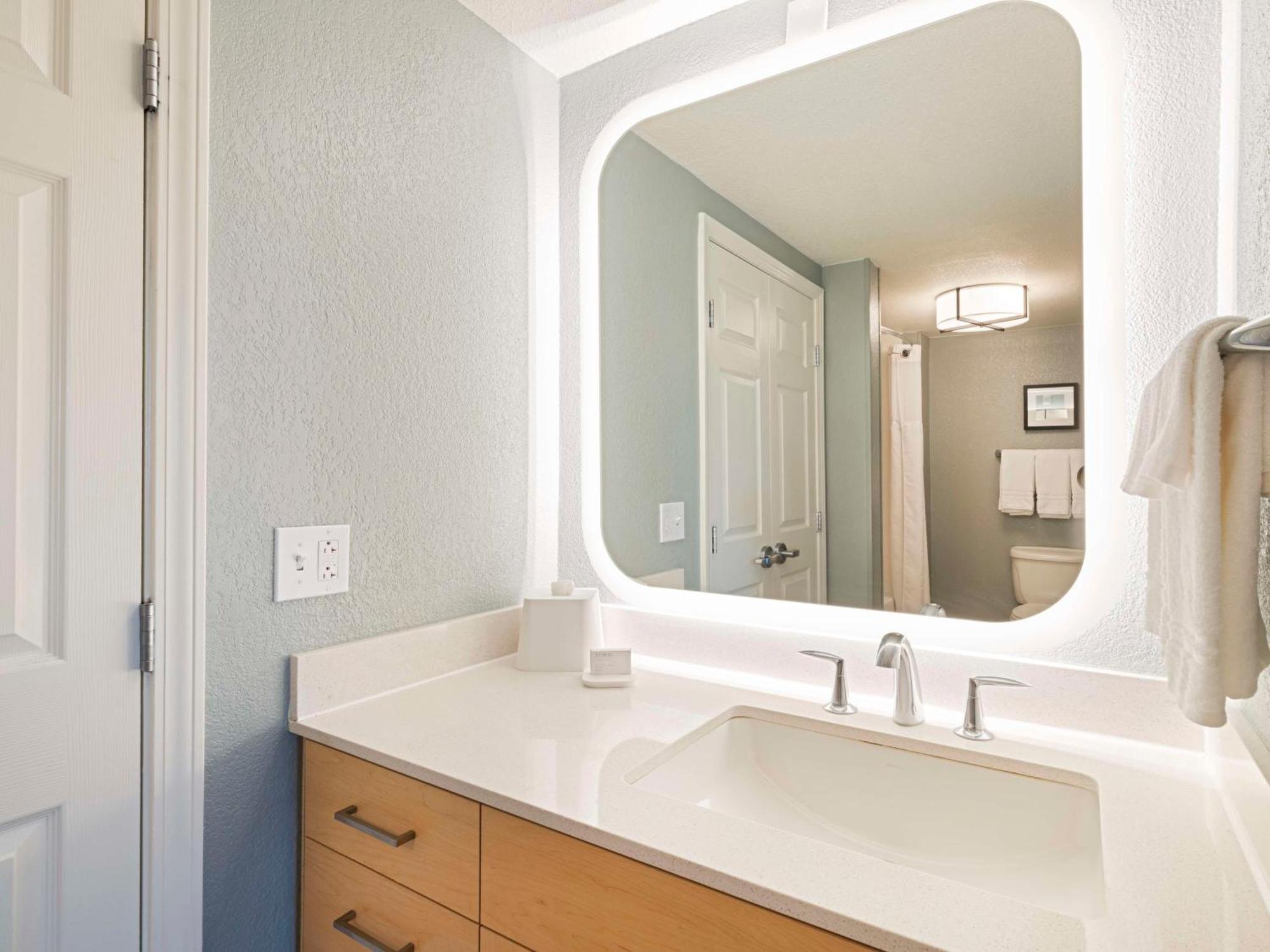 Homewood Suites By Hilton Parsippany-Troy Hills מראה חיצוני תמונה